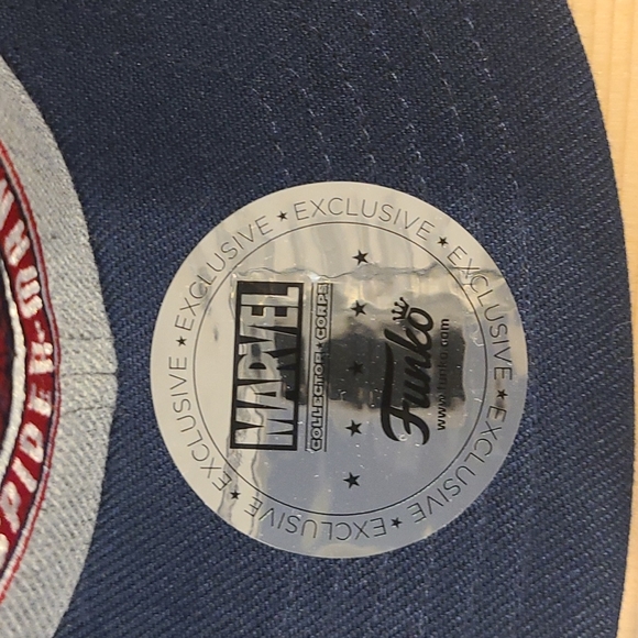 Marvel Spider-Man Hat with snapback - Picture 5 of 5